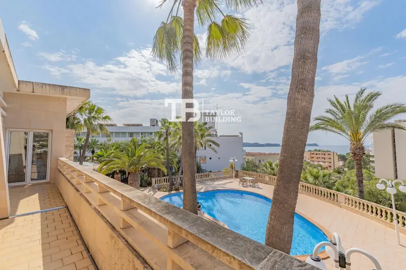 Taylor Building Real Estate presents this exclusive Mediterranean-style villa located in the prestigious area of Peguera, in Calvià, a d — photo 8