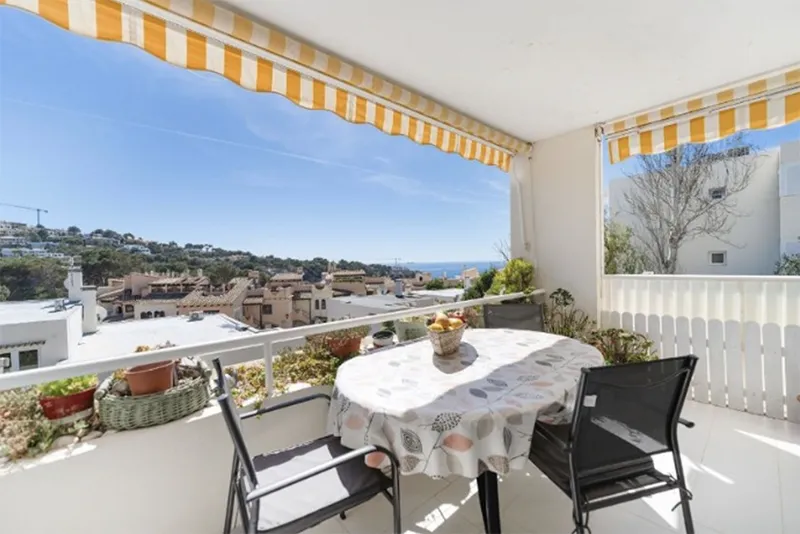 Attractive 3-room apartment with sea views in Santa Ponsa — photo 1