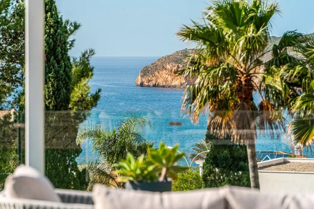 Contemporary sea view villa for sale in Santa Ponsa, southwest Mallorca — photo 3