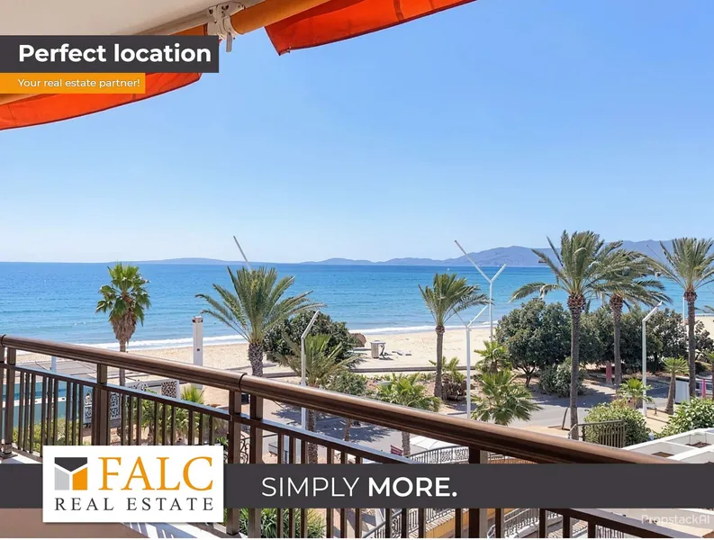 Apartment with a Stunning View on the Beachfront — photo 1