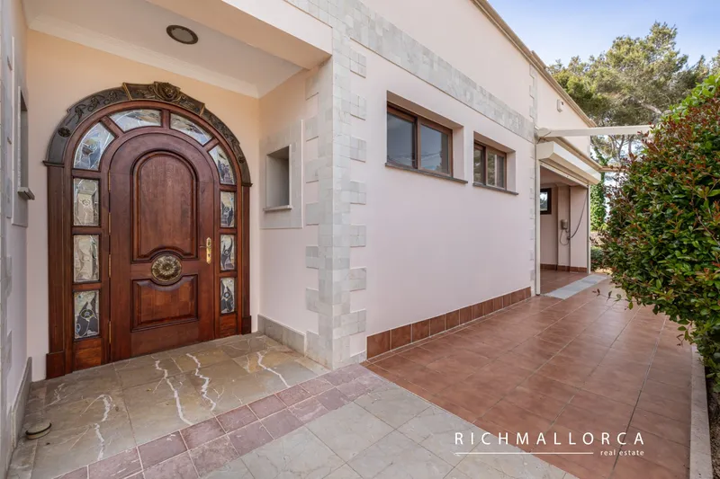 Exclusive family home with garden and pool in central El Toro, near Port Adriano — photo 4