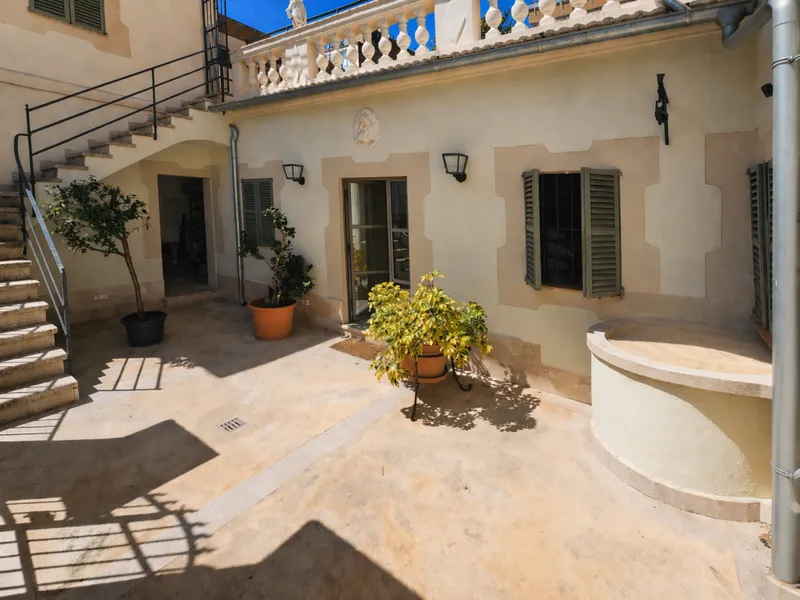 Ref 2104; Historically valuable villa, renovated, with pool and garage for sale in El Terreno — photo 2