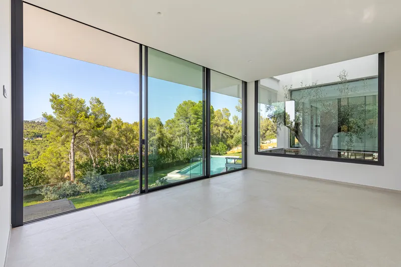Villa in Santa Ponsa - View of the luxurious new build property — photo 9