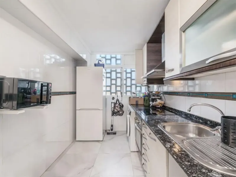 Apartment in Son Cladera, completely renovated. 85 m² and a 15 m² balcony. 3 bedrooms (two doubles with built-in wardrobes, 1 single), windows — photo 8