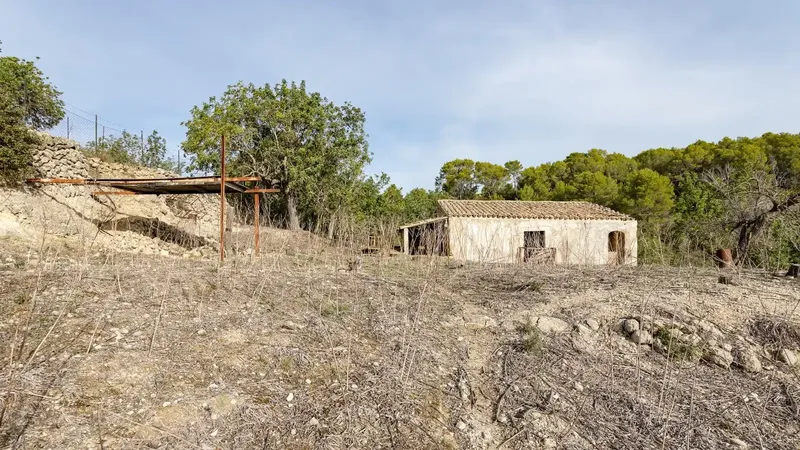 Nestled in the picturesque hill landscape of the Serra de Tramuntana, this 16,000 m2 finca is located near the village — photo 1