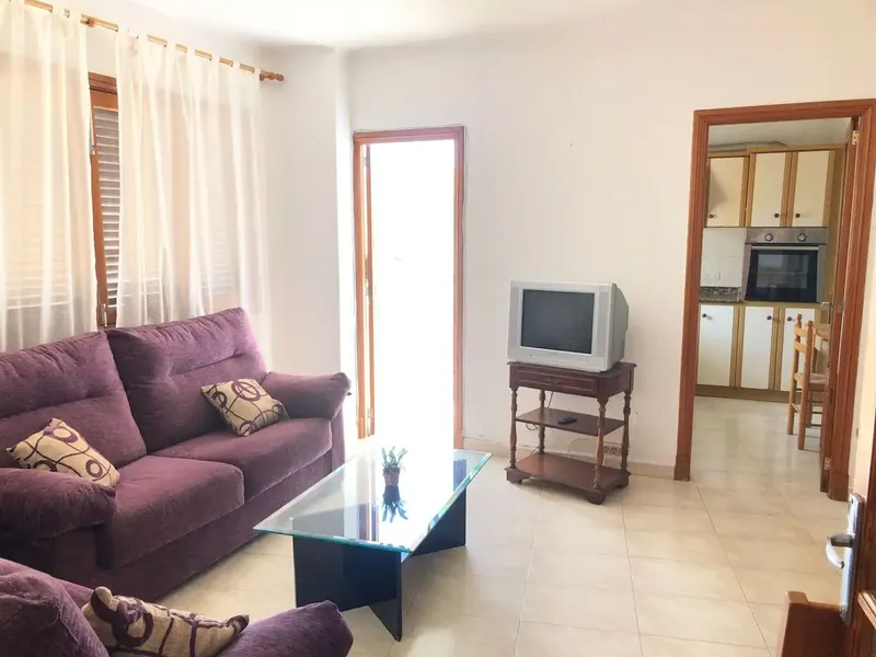 This 90 m2 apartment is located on the third floor (penthouse) of a corner building without elevator, which provides good — photo 1