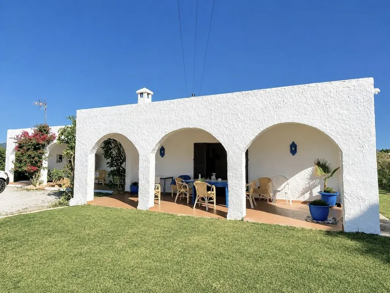 Charming country property for sale in Port de Pollença with easily maintained gardens and swimming pool — photo 3