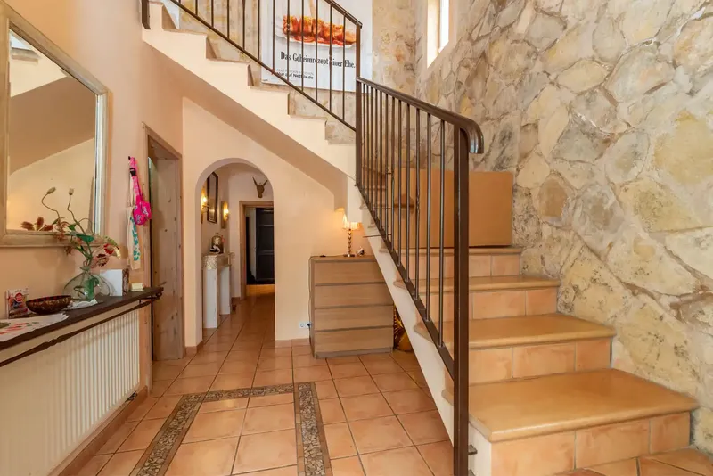 This unique finca with approx. 200 m² of living space combines traditional Mallorcan style with attractive appreciation potential — photo 6