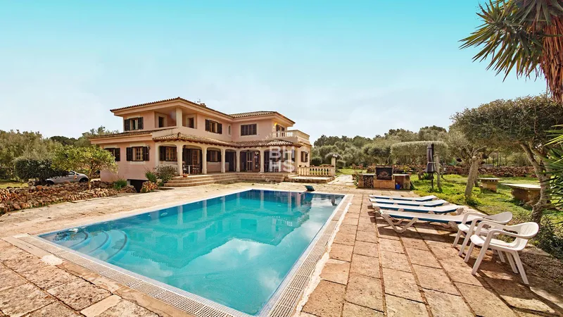 Villa for sale in S'Aranjassa — photo 1