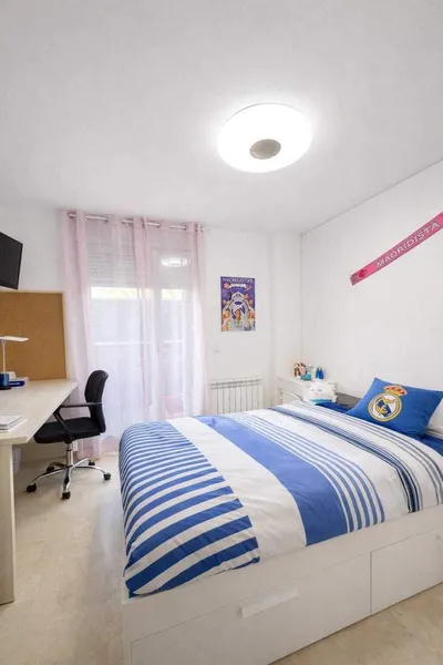 100m² ground-floor apartment with 3 bedrooms, parking space and terrace for sale — photo 4