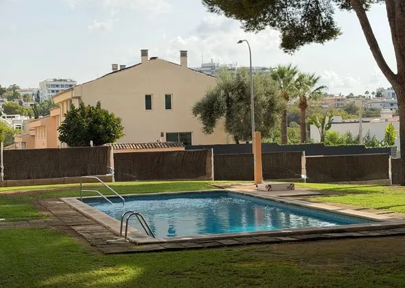 Flat / apartment in Calle de Saridakis, Cala Major, Palma de Mallorca — photo 1