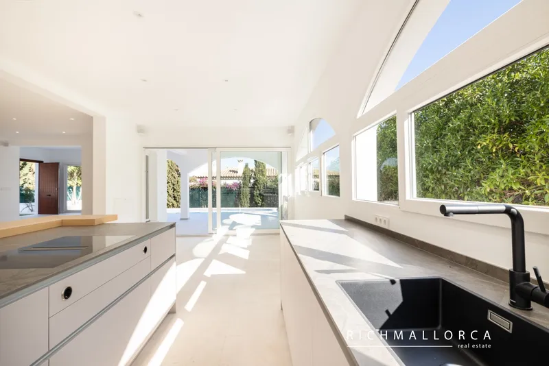 Restored villa with spectacular views — photo 9