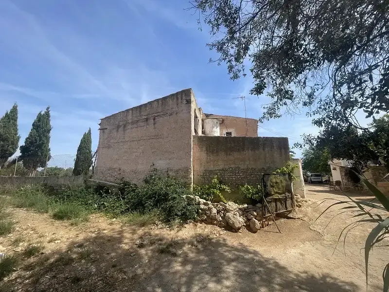 Old farmhouse for total renovation — photo 7