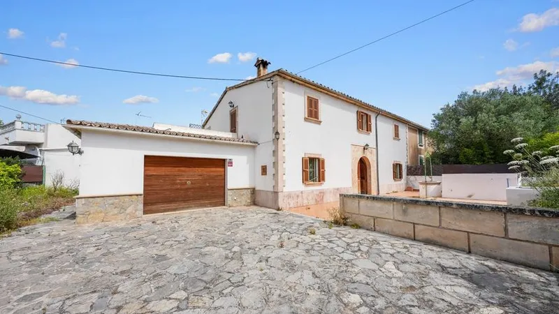 Terraced house for sale in Calle del Molí del Comte — photo 1