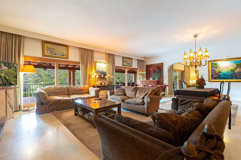 Mediterranean estate with guest casita directly on the golf course — photo 4