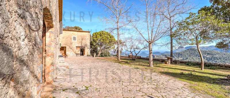 Historic stone finca in Mallorca with panoramic sea views and hunting rights in Escorca — photo 2