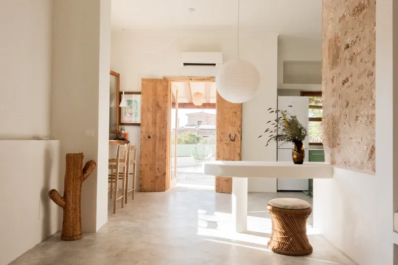 Ground floor with terrace, recently renovated with high quality materials and design in Cala Llombards — photo 1