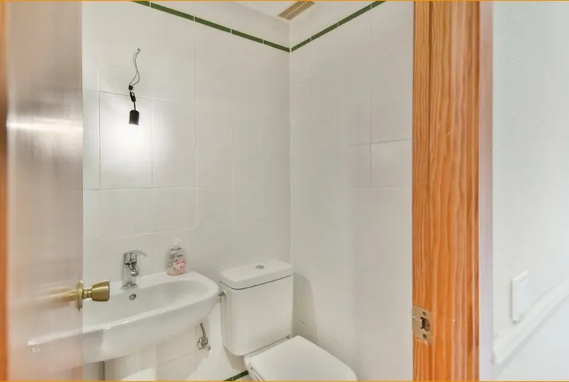 Apartment with community pool — photo 8