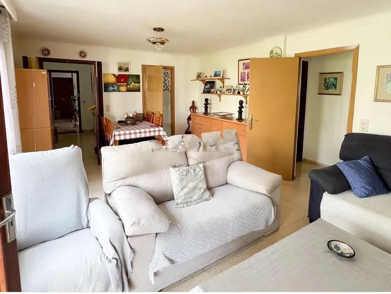 SOLD Spacious Apartment with Partial Sea Views and Exceptional Potential Steps From Pine Walk, Puerto Pollensa — photo 5