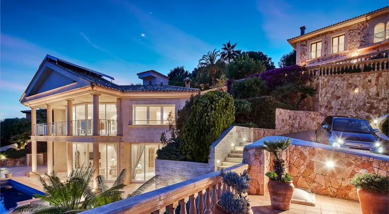 Mediterranean luxury property with 2 units and staff accommodation in Bendinat — photo 2