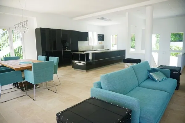 Villa in sought after residential area with panoramic sea views in Calvià — photo 3