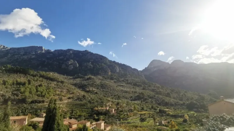 Renovation opportunity - A charming home with jaw dropping mountain views in one of the most sought after locations in Soller — photo 2