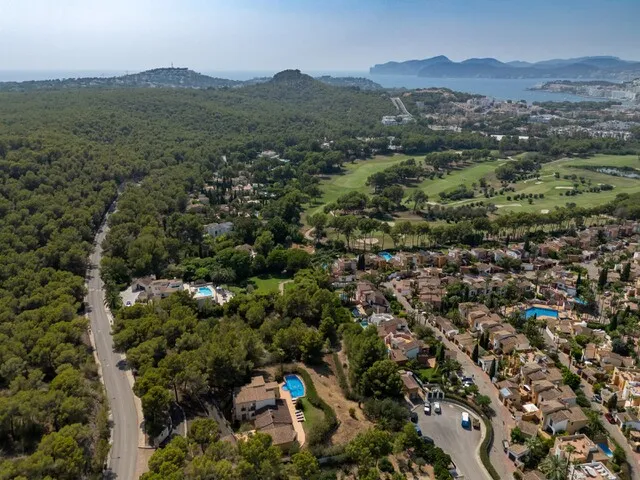 Golf-side investment plot for sale in Santa Ponsa, southwest Mallorca — photo 3