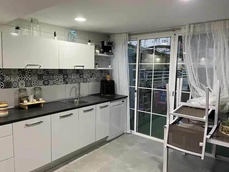 🏡 CASA DE 317 m² · 4 HABITACIONES · 2 BAÑOS · TERRAZA DE 140 m² — photo 1