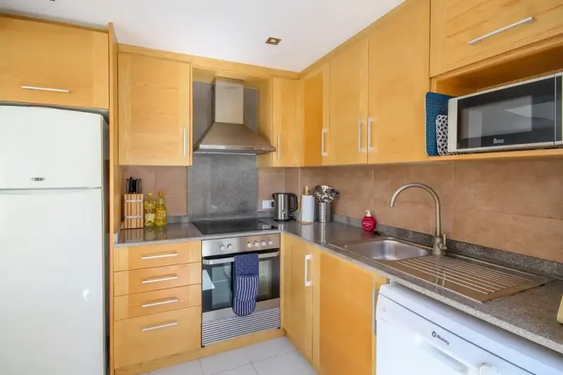 Nice ground floor apartment in the coveted residential area of Bellresguard, a few minutes walk from the beach and the emblematic — photo 3