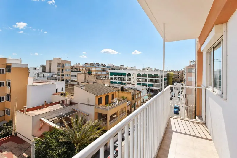 198m² Penthouse with 6 rooms, 4 bathrooms and balcony for sale — photo 1