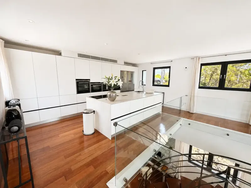 Spectacular renovated villa with sea views, pool and guest apartment in Cala Vinyes — photo 9