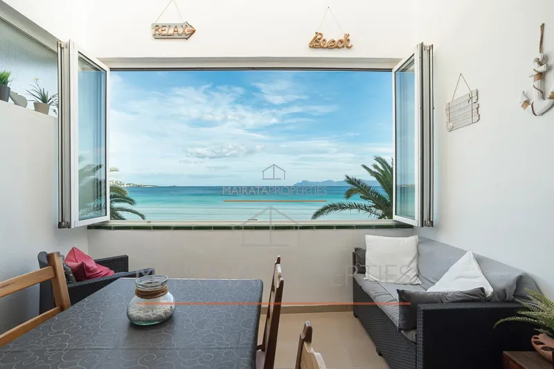 Seafront apartment for sale in Puerto de Alcudia with panoramic sea views, Mallorca. — photo 3