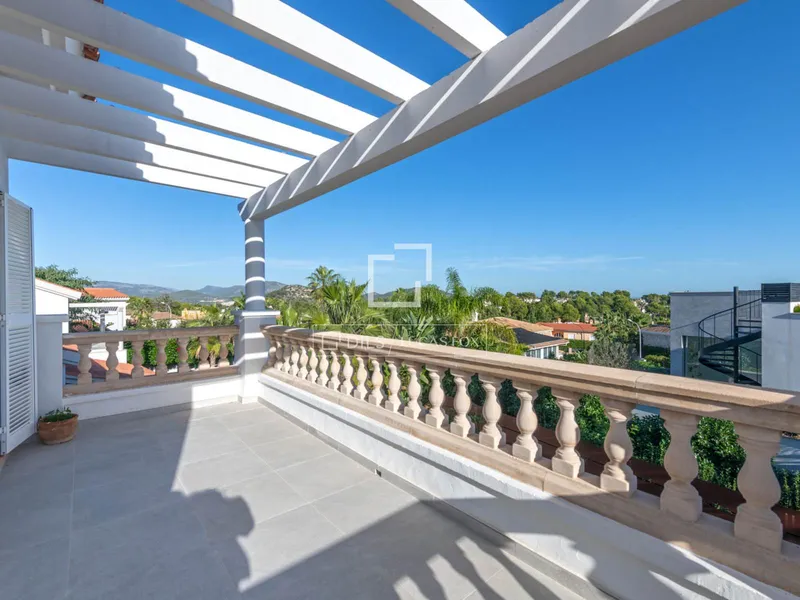 House / villa of 375m² for sale in Santa Ponsa — photo 2