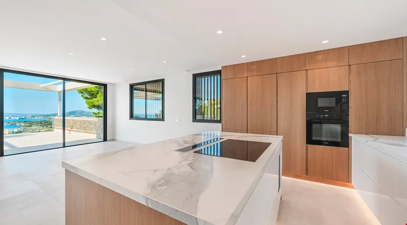 Exquisite contemporary villa with sweeping sea views and private pool in Portals Nous — photo 2