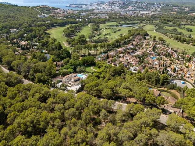 Golf-side investment plot for sale in Santa Ponsa, southwest Mallorca — photo 2