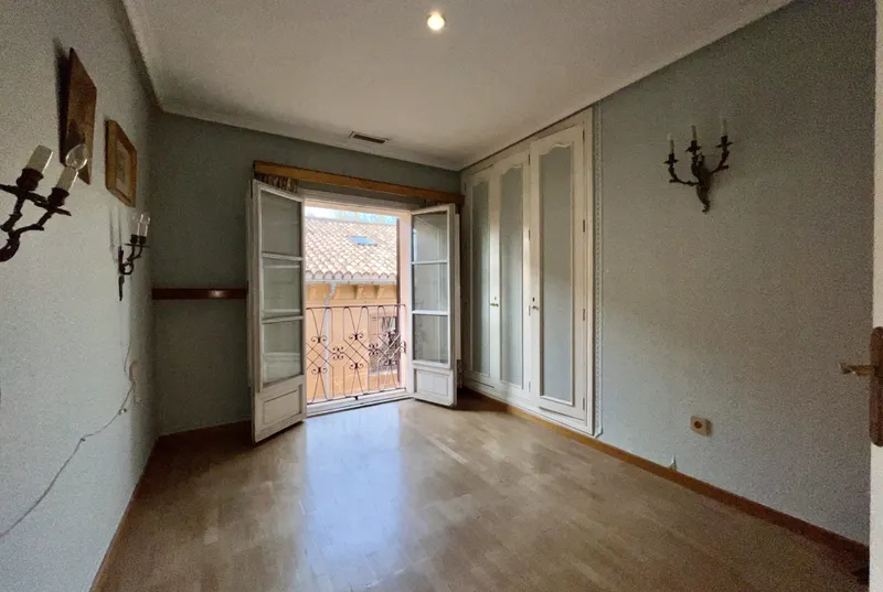 Apartment in a stately building in the old town of Palma — photo 10