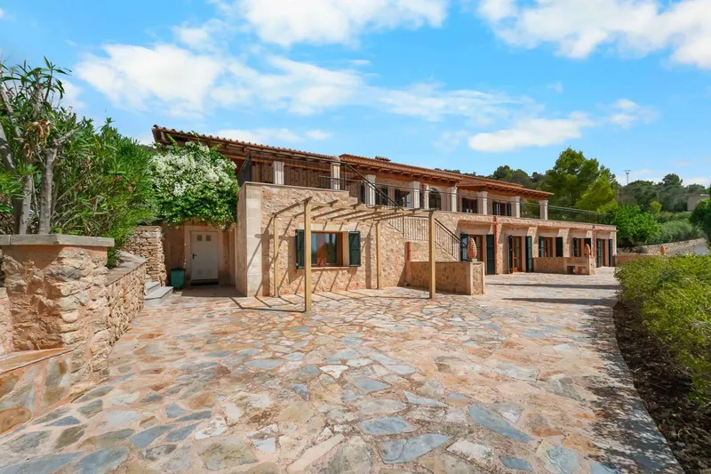 15,326 m² finca with 8 rooms, pool and sea views for sale — photo 7
