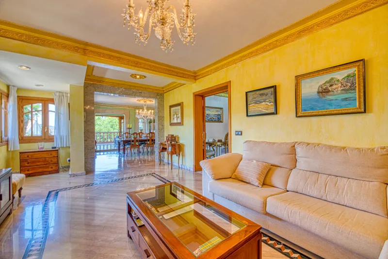 Elegant Five-Bedroom Villa with Courtyard Pool in Es Capdella — photo 4
