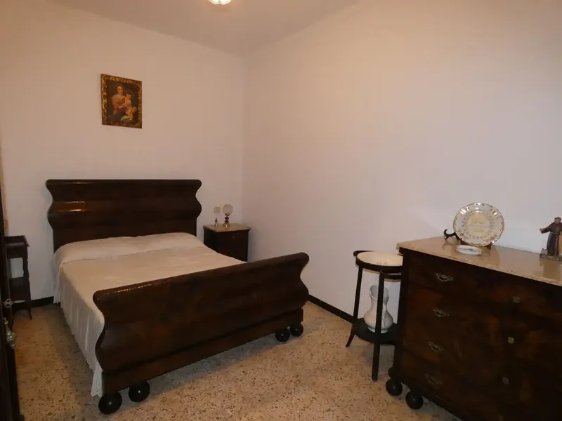 Large typical Mallorcan house for sale in the emblematic village of Petra. The property with about 270 m², built on two floors and another 10 — photo 2