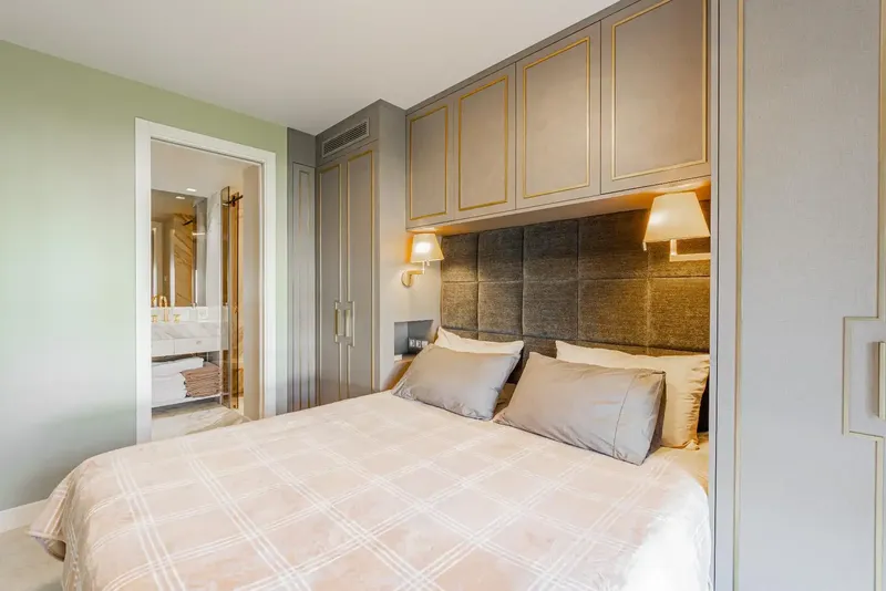 Discover this completely renovated apartment in one of the most exclusive communities in Portals Nous, with direct access to the — photo 8