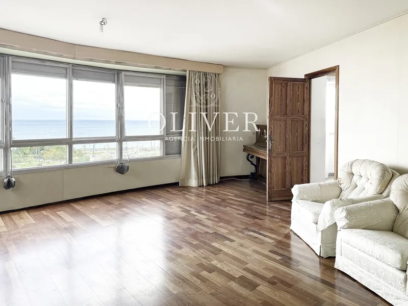 Spacious apartment to renovate with sea views — photo 2