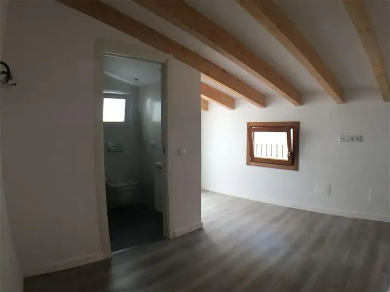Casa situada en Bunyola, muy bien ubicada. Tiene una superficie construida de 123 m² distribuidos en cuatro plantas que se comunican entre e — photo 8