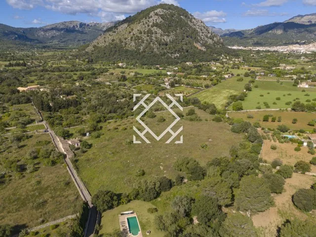 Finca with project and licence for sale in Pollensa, Mallorca — photo 1