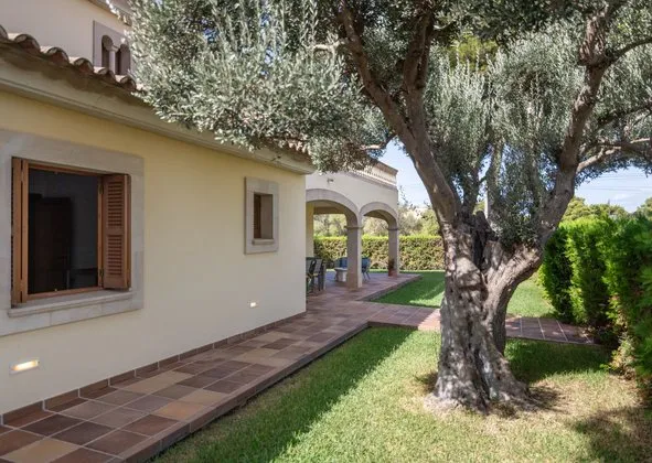 Detached house in Sa Ràpita — photo 1