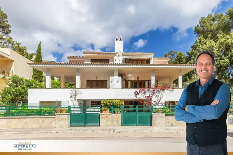 A few hundred meters from the turquoise coves of coveted Cala Sant Vicenç, nestled in a quiet and green environment, e — photo 1