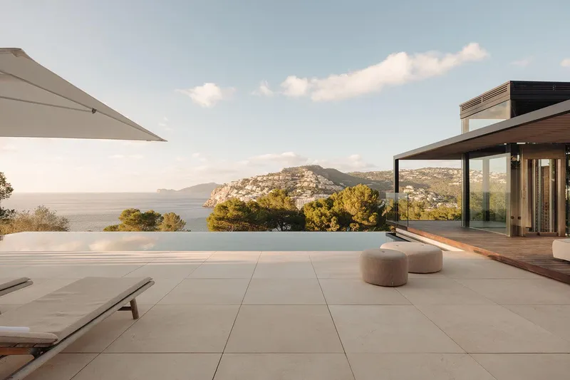 Modern luxury villa with breathtaking sea and panoramic views — photo 1