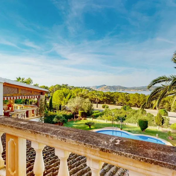 Villa with sea views in Calvià — photo 1