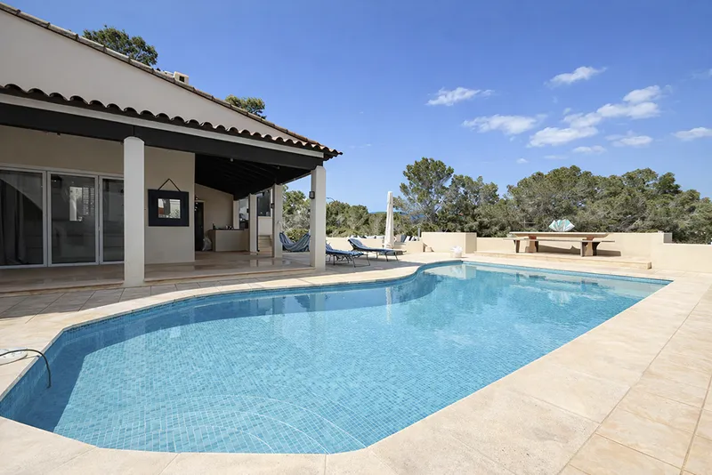 Spacious villa with sea views and great potential in Sol de Mallorca Mas — photo 3