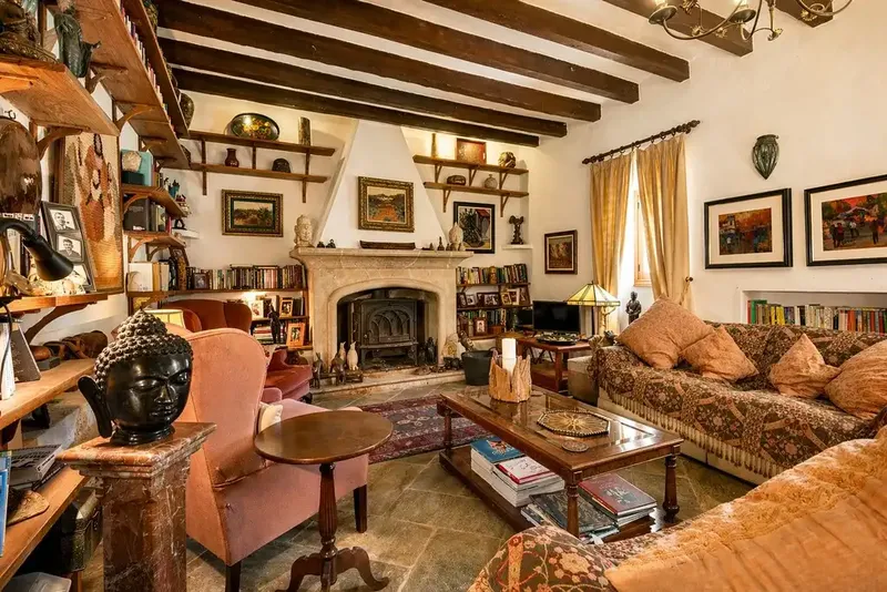 In the heart of Mallorca, on the outskirts of Mancor de la Vall, stands this charming natural stone property offering privacy, t — photo 4