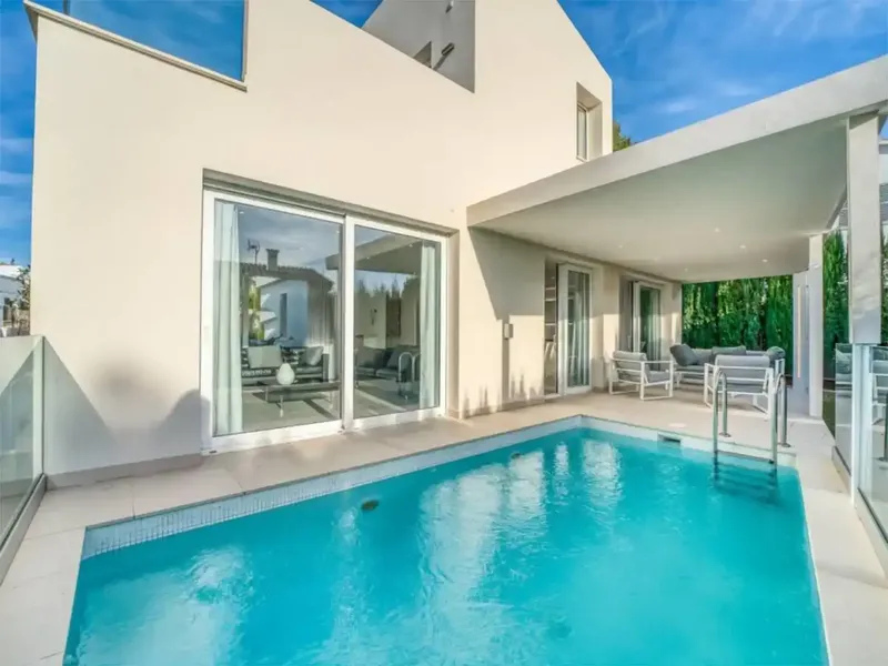 La espectacular casa se encuentra en Alcudia, nueva, con estructura, interiores y ambiente moderno. Equipada con todo detalle para unas vaca — photo 1